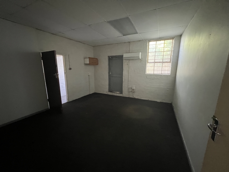 To Let commercial Property for Rent in Parow East Western Cape